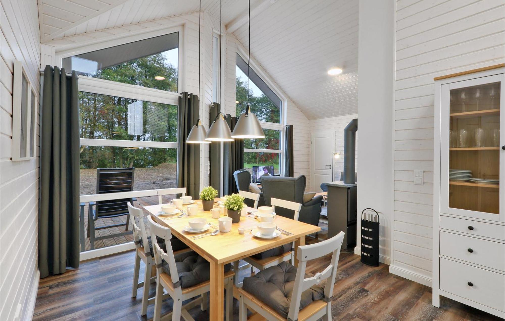 3 Bedroom Stunning Home In Krems Ii-Warderbrueck Gols Bagian luar foto