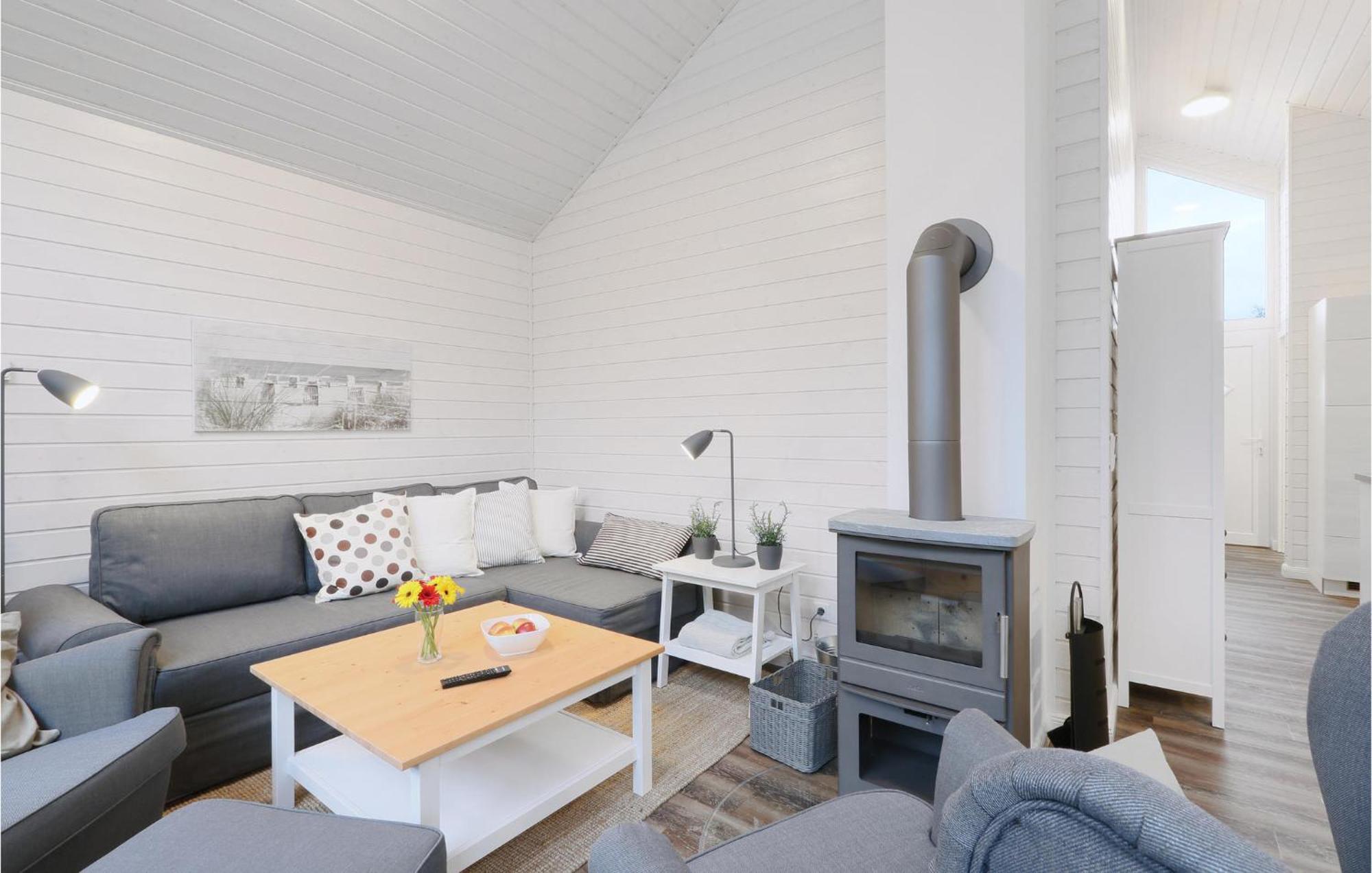 3 Bedroom Stunning Home In Krems Ii-Warderbrueck Gols Bagian luar foto