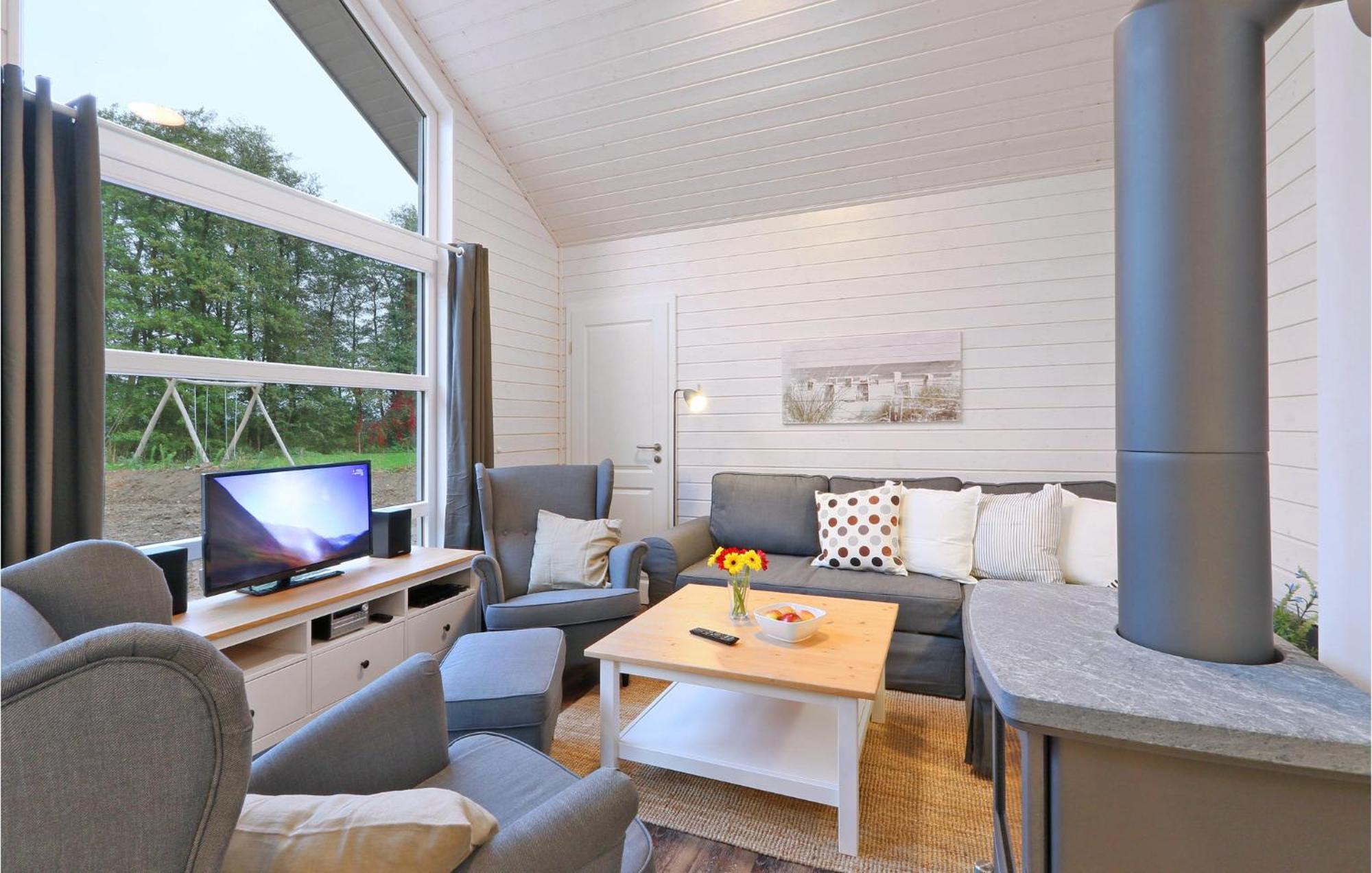 3 Bedroom Stunning Home In Krems Ii-Warderbrueck Gols Bagian luar foto